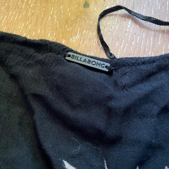 Billabong Beach Coverup - Picture 7 of 8